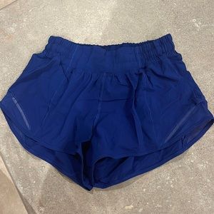 lululemon 2.5 blue hotty hot shorts size 4